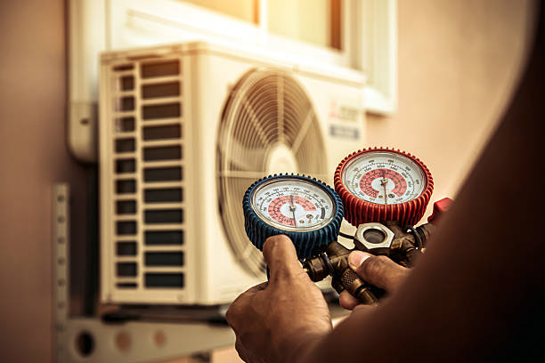 Professional Hvac technician working in Little River, SC